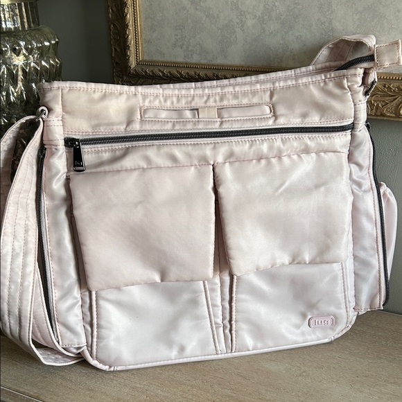 Lug Happy Camper lite pink Travel Bag – Perfect for organizing on-the-go - Picture 3 of 13
